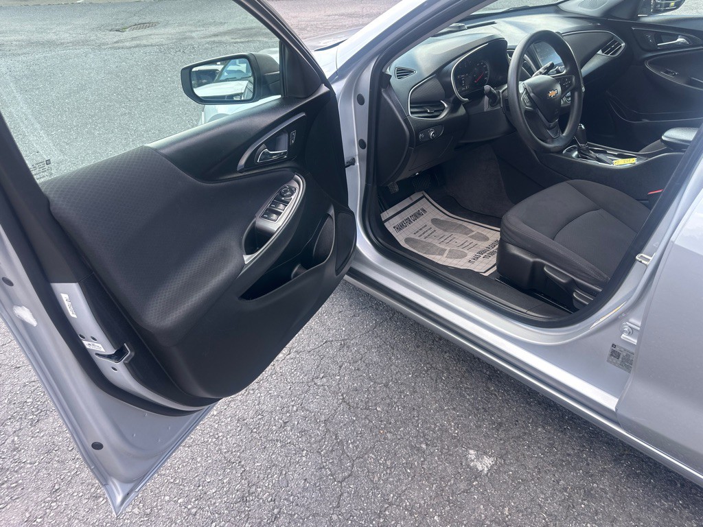 2018 Chevrolet Malibu Image 27