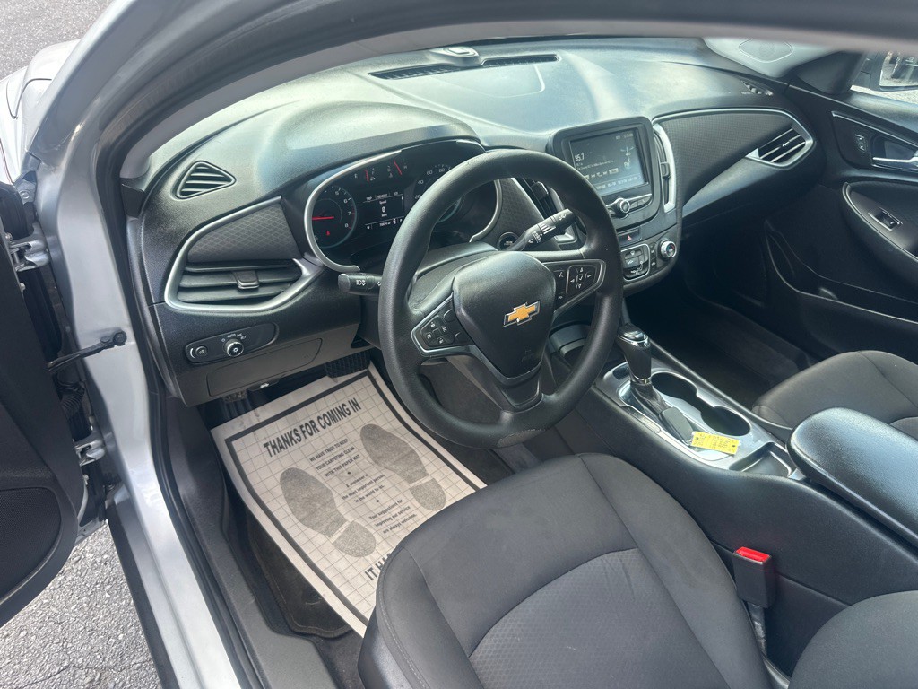 2018 Chevrolet Malibu Image 30
