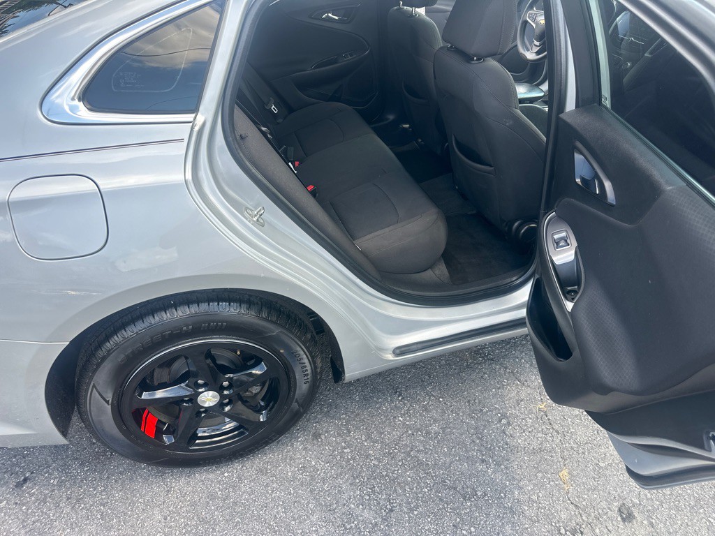 2018 Chevrolet Malibu Image 36