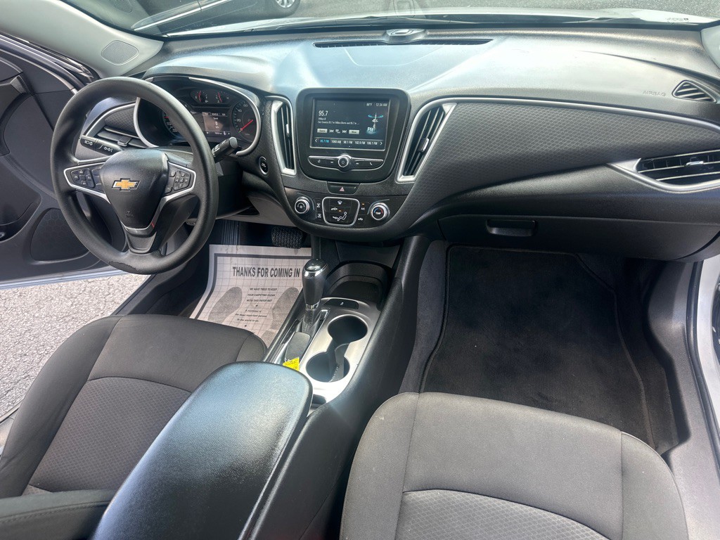 2018 Chevrolet Malibu Image 38