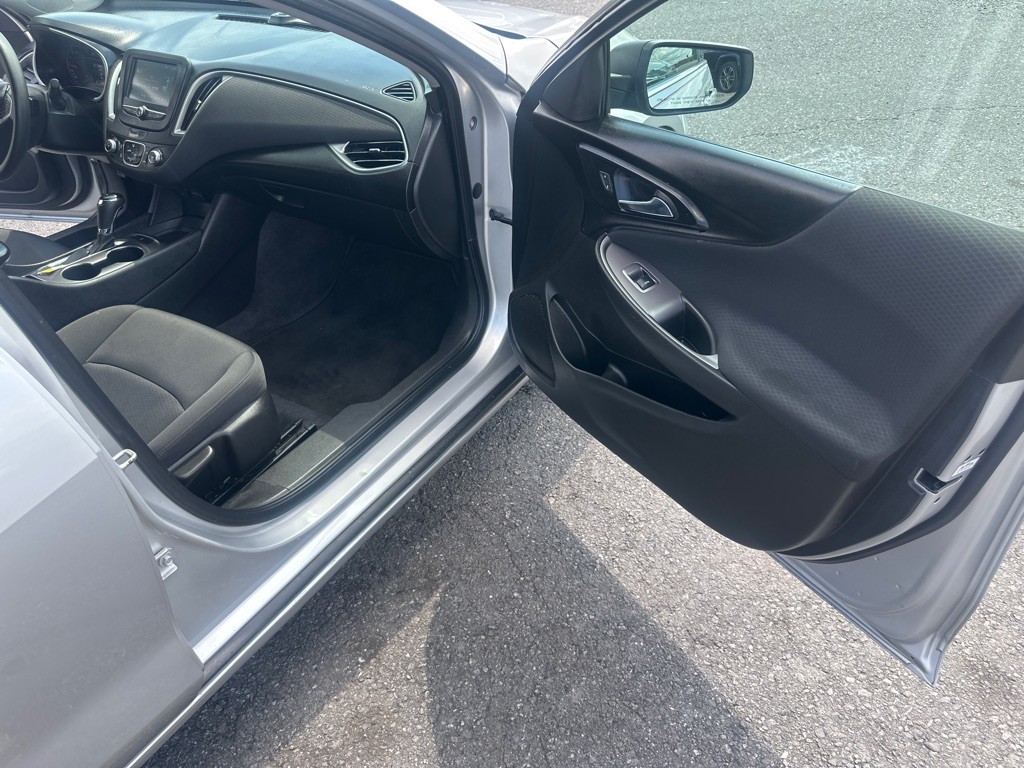 2018 Chevrolet Malibu Image 43