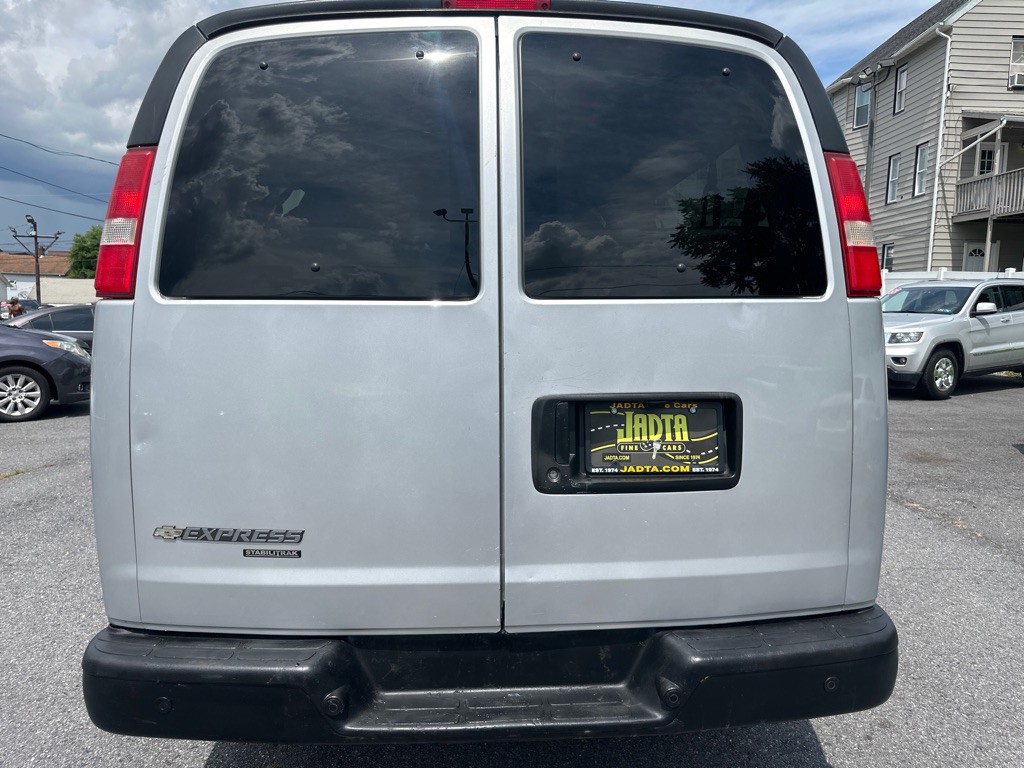 2015 Chevrolet Express Image 5
