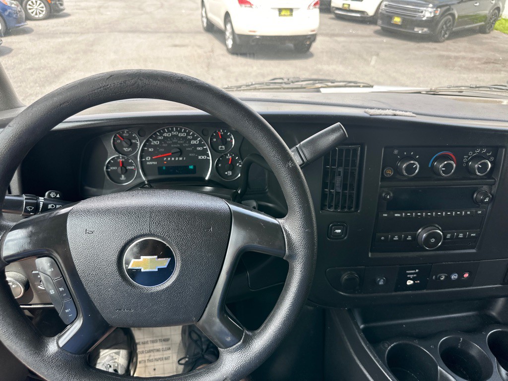 2015 Chevrolet Express Image 42