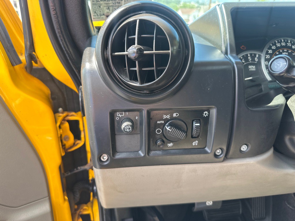 2006 HUMMER H2 Image 27