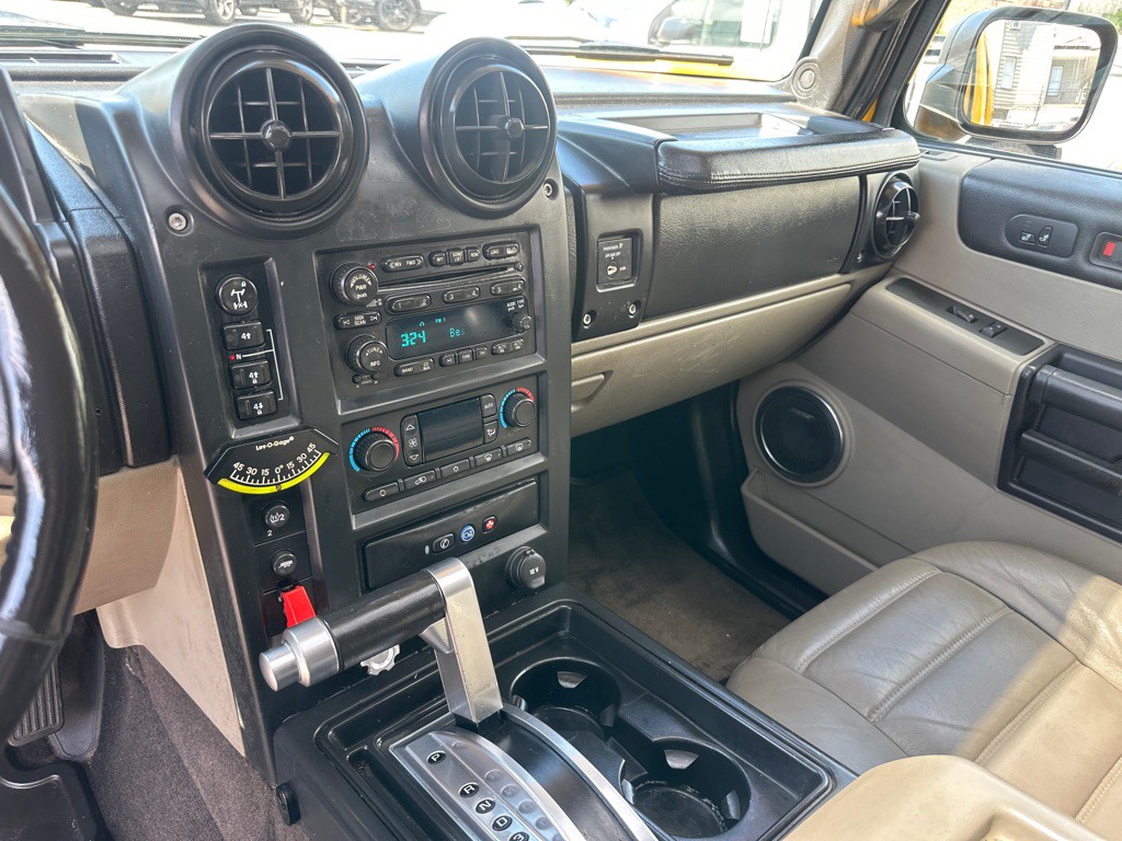 2006 HUMMER H2 Image 28