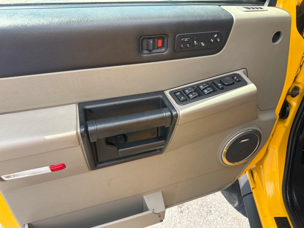 2006 HUMMER H2 Image 34