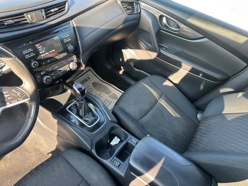 2017 Nissan Rogue Image 15