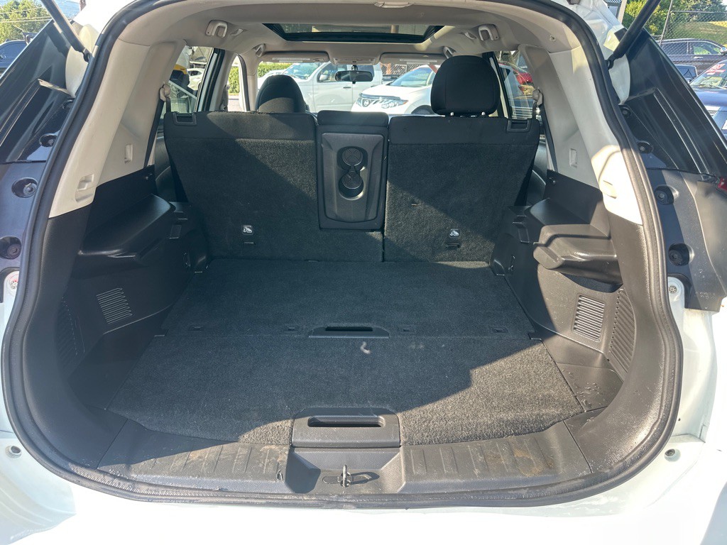 2017 Nissan Rogue Image 16
