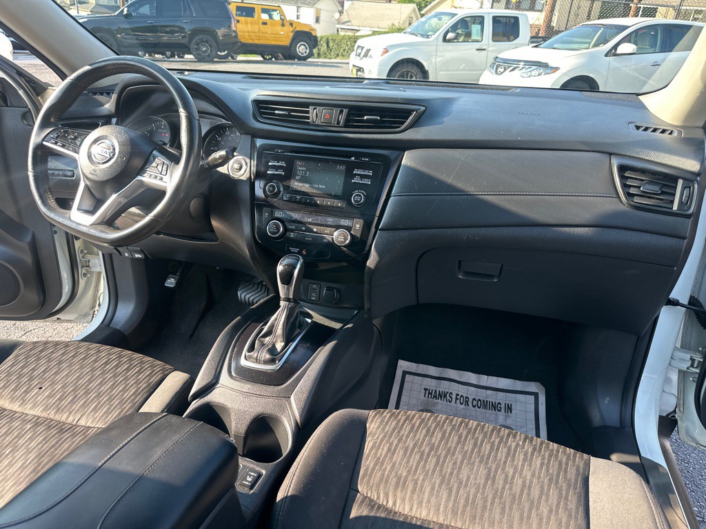 2017 Nissan Rogue Image 22