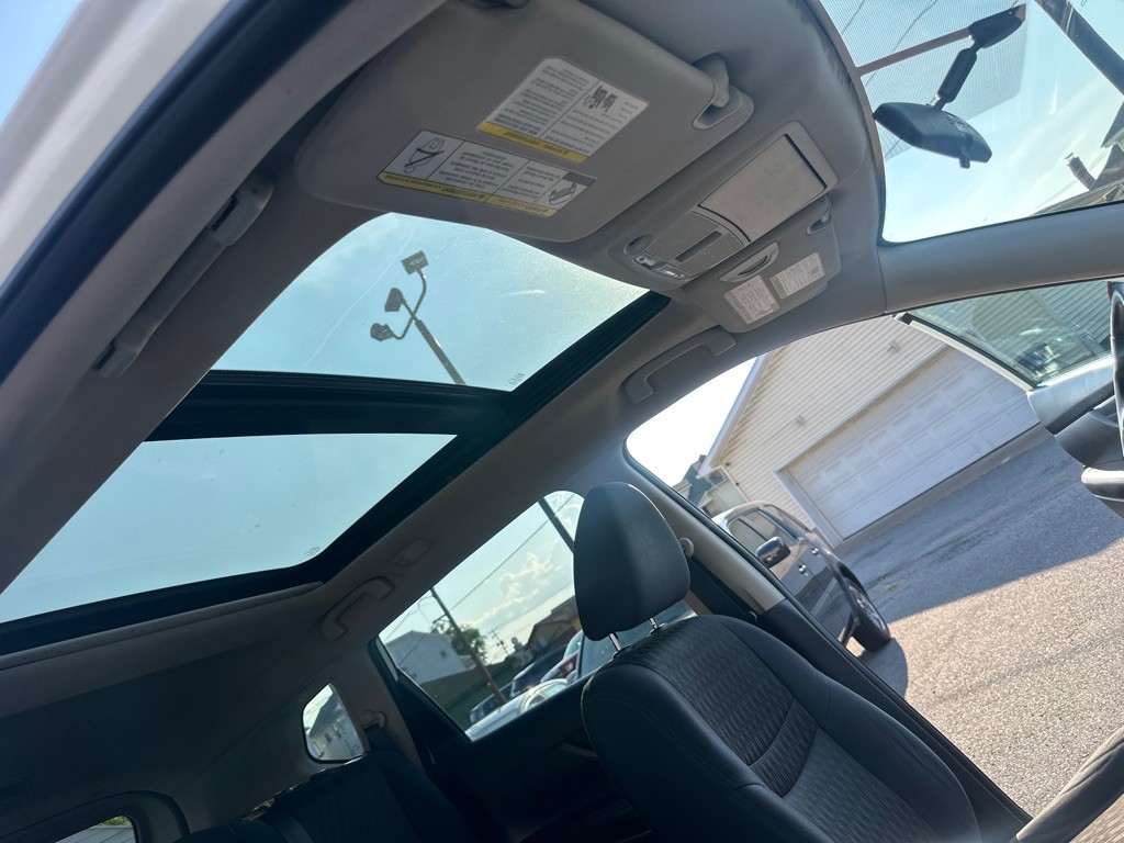 2017 Nissan Rogue Image 25