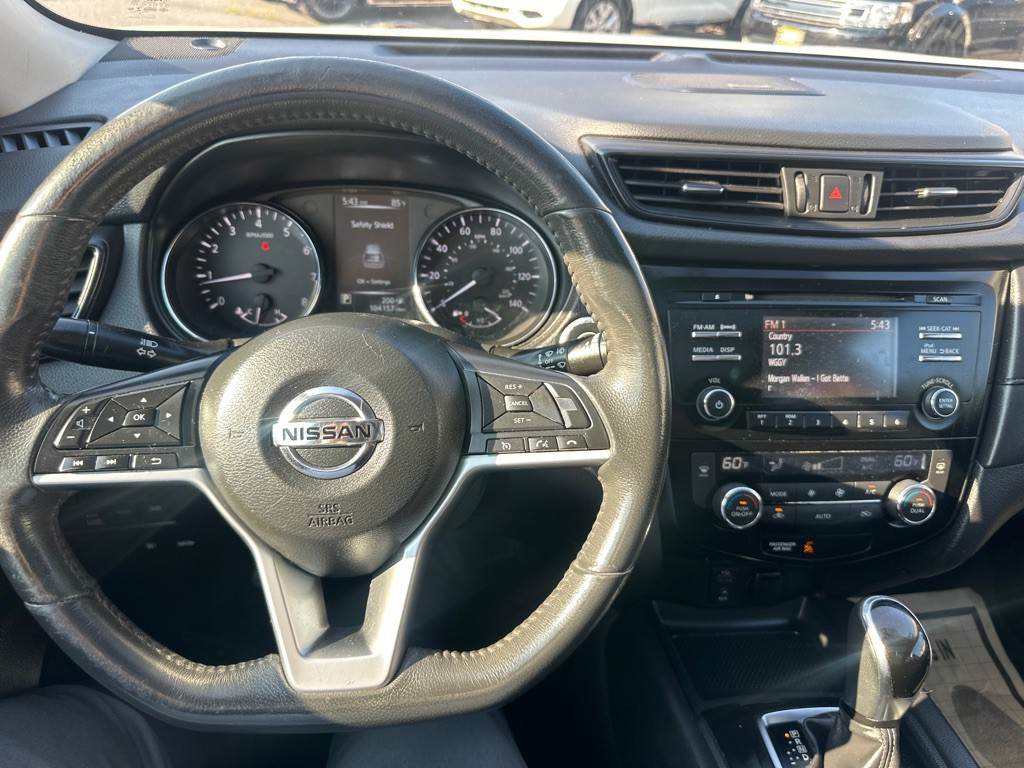 2017 Nissan Rogue Image 32
