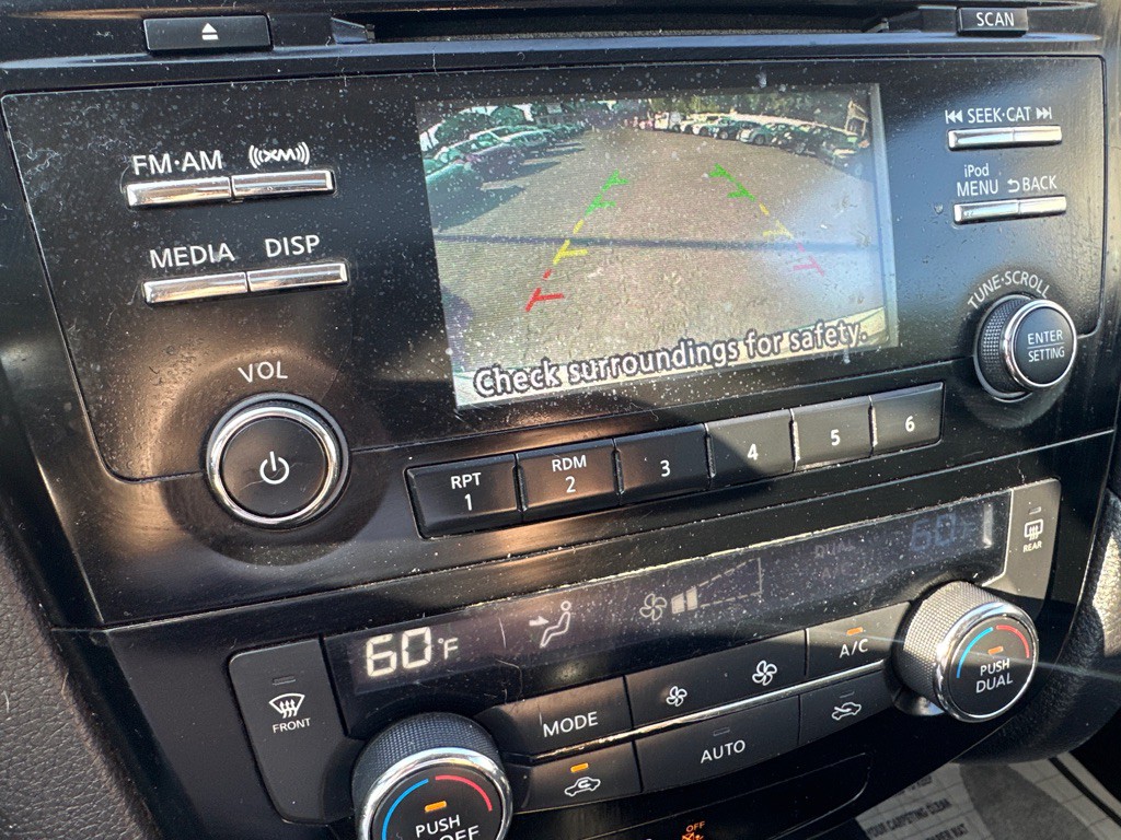 2017 Nissan Rogue Image 35