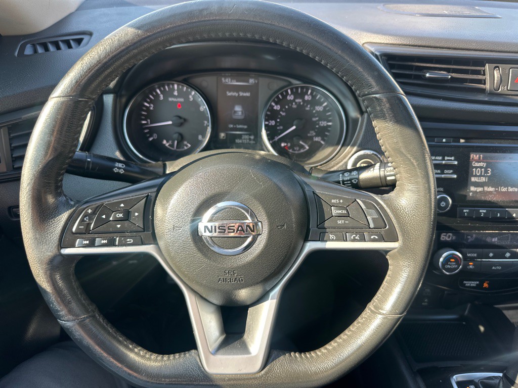 2017 Nissan Rogue Image 38
