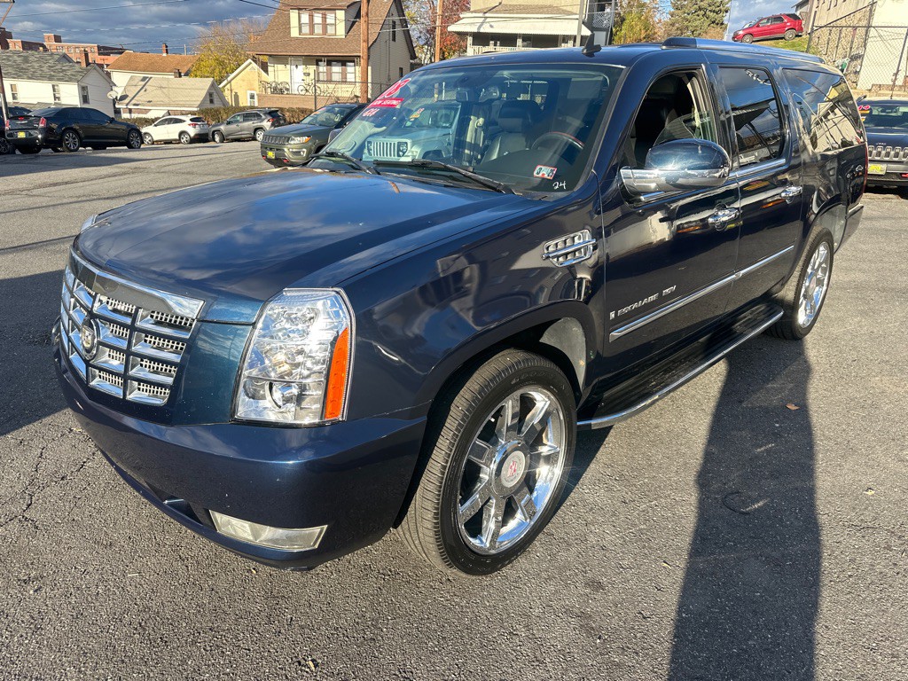 2008 Cadillac Escalade Image 2