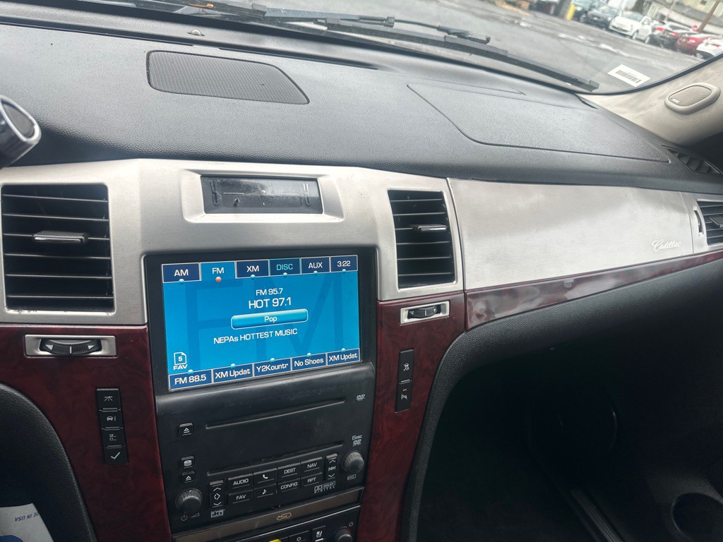 2008 Cadillac Escalade Image 6