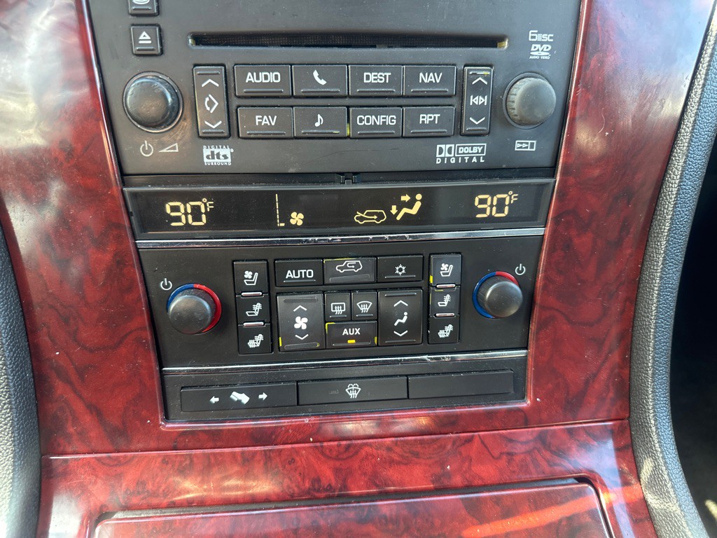 2008 Cadillac Escalade Image 8