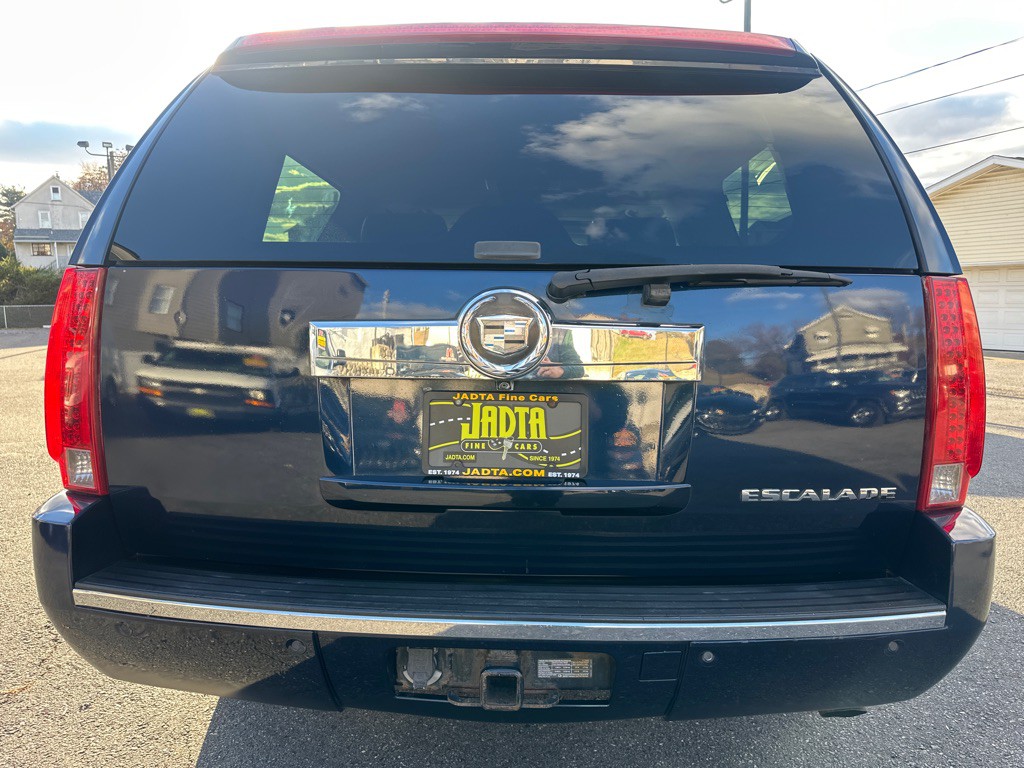 2008 Cadillac Escalade Image 9