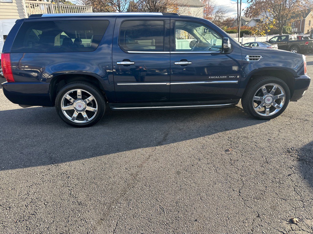 2008 Cadillac Escalade Image 11