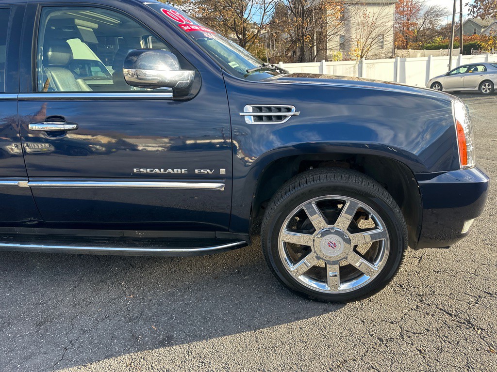 2008 Cadillac Escalade Image 17