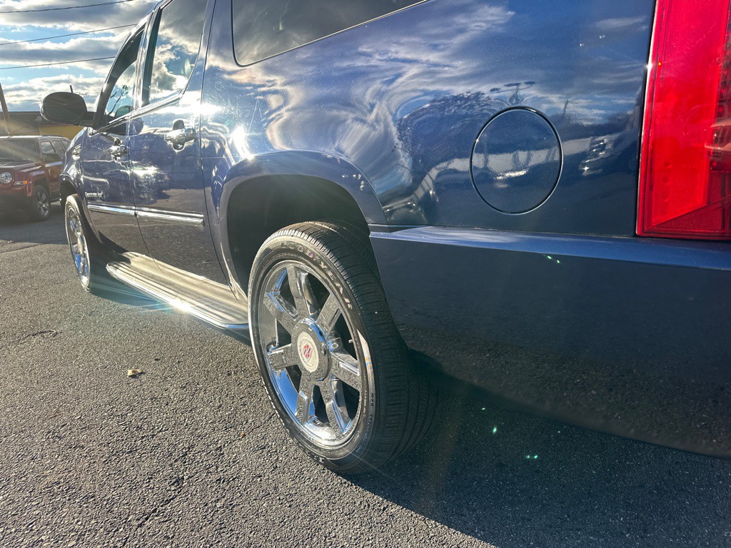 2008 Cadillac Escalade Image 20