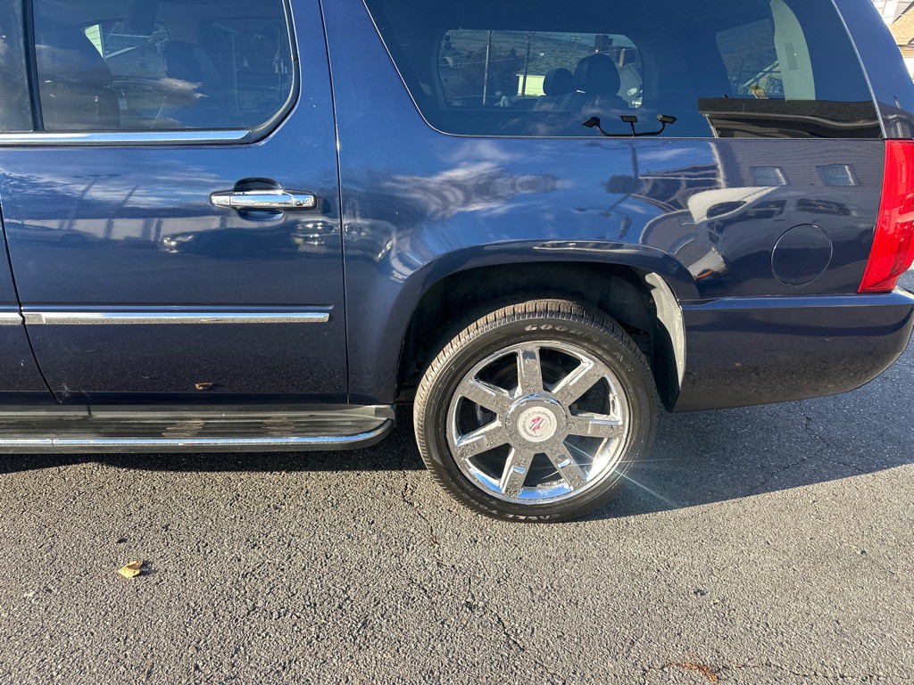 2008 Cadillac Escalade Image 21