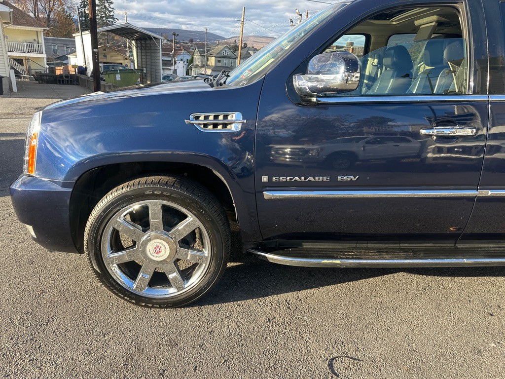 2008 Cadillac Escalade Image 22