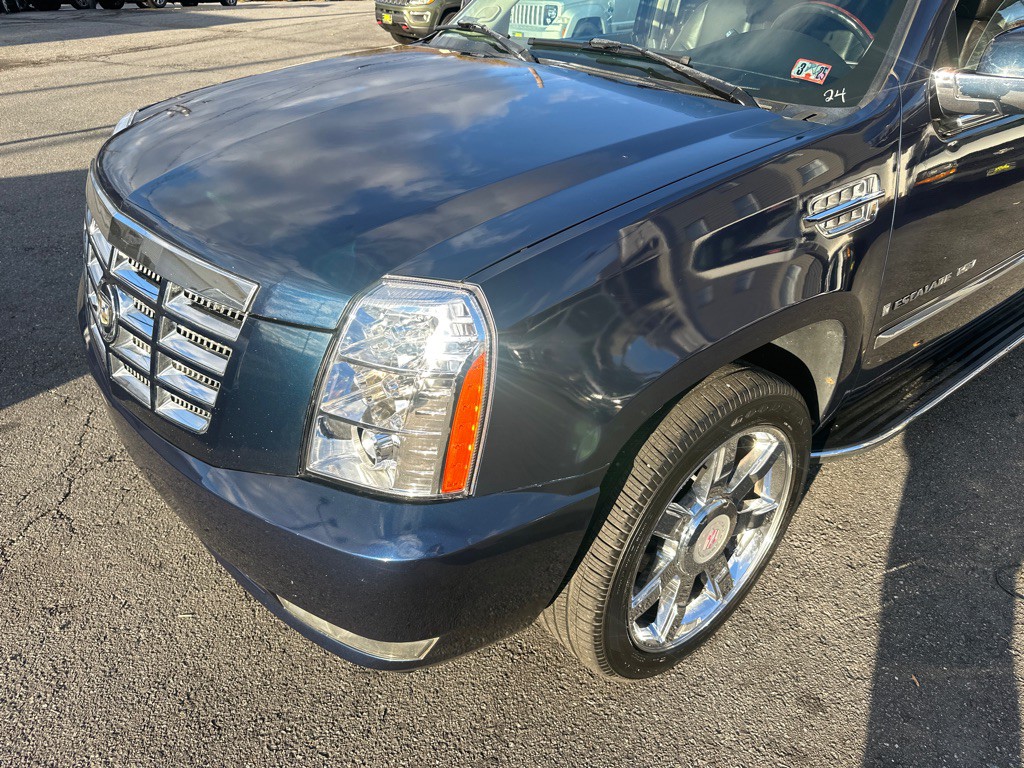 2008 Cadillac Escalade Image 23