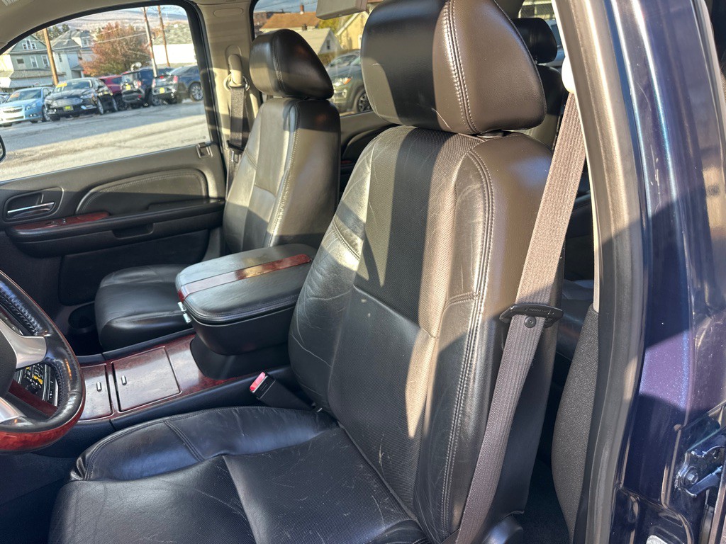 2008 Cadillac Escalade Image 26