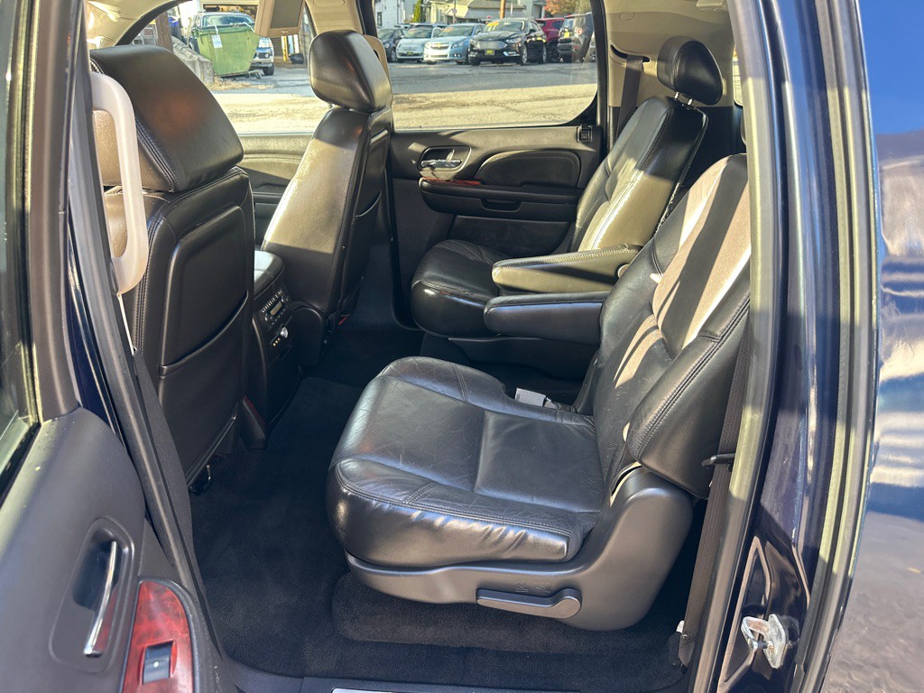 2008 Cadillac Escalade Image 31
