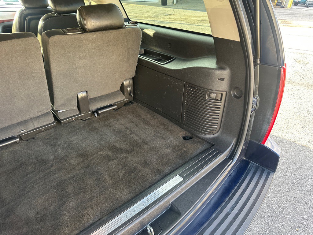 2008 Cadillac Escalade Image 36