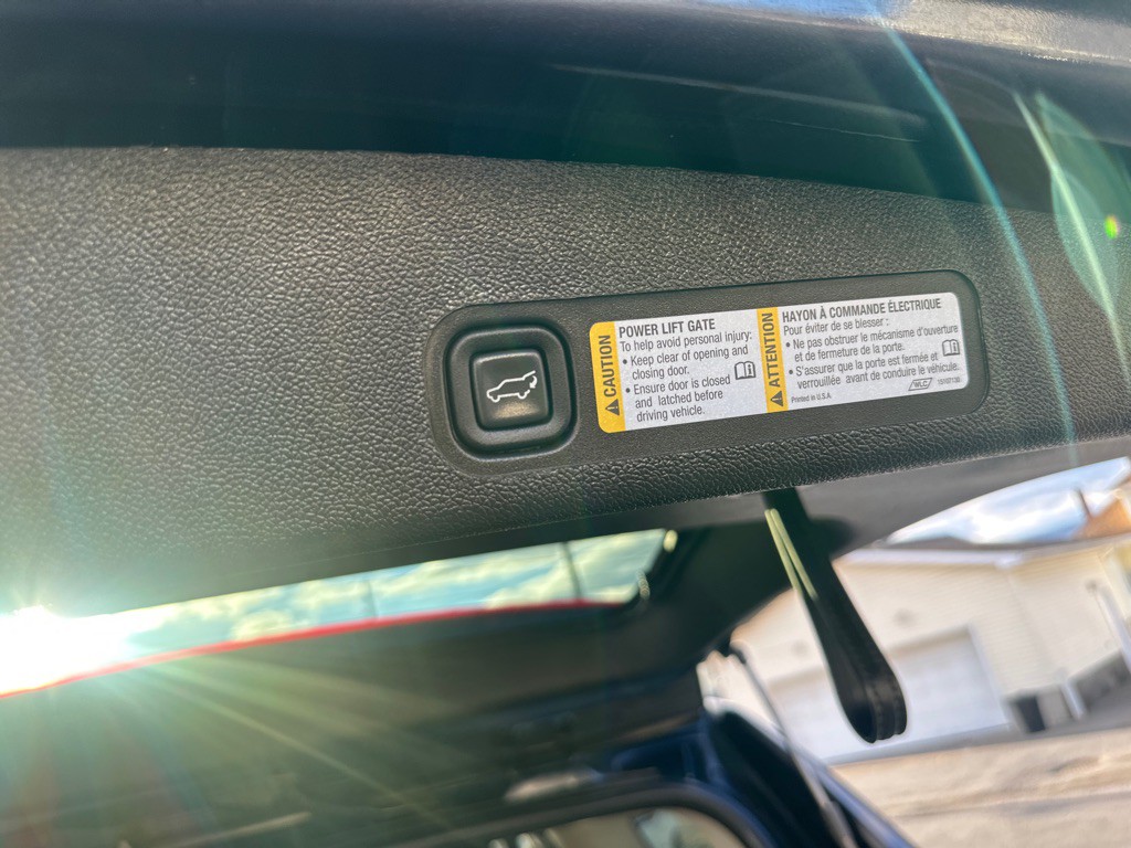 2008 Cadillac Escalade Image 38
