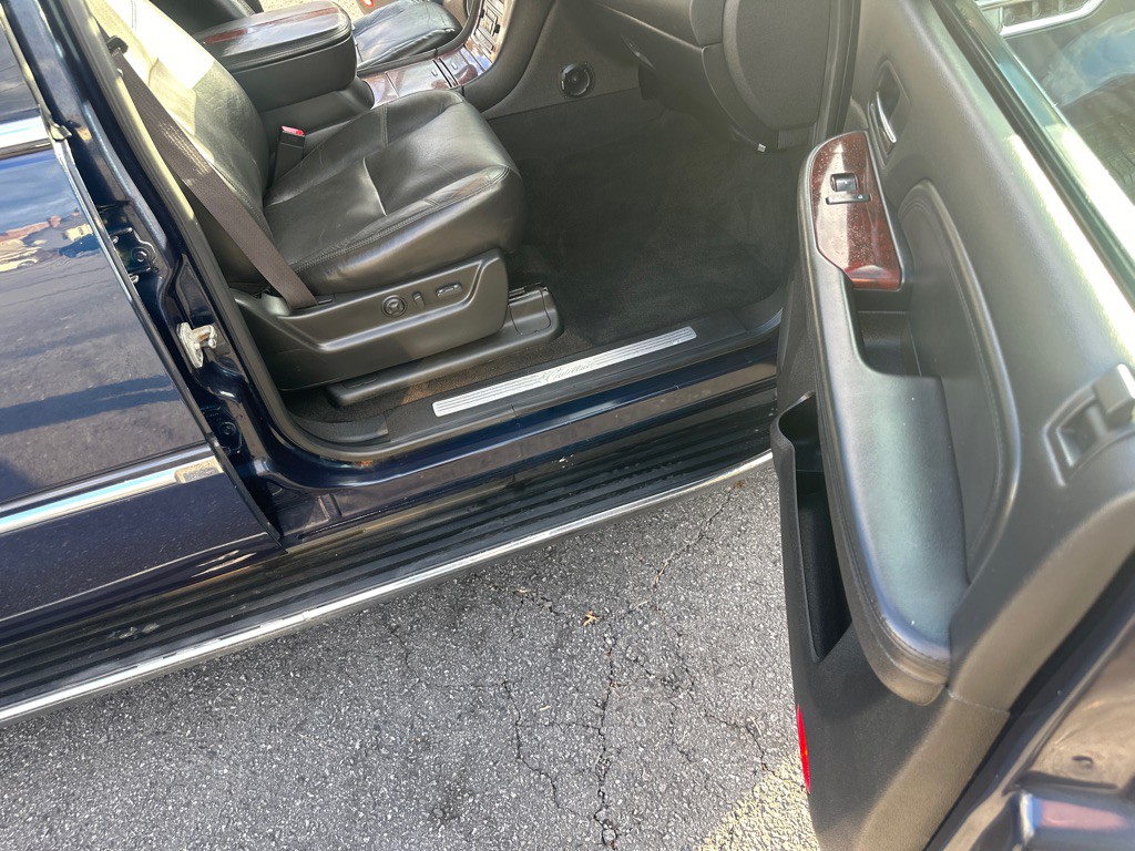 2008 Cadillac Escalade Image 39