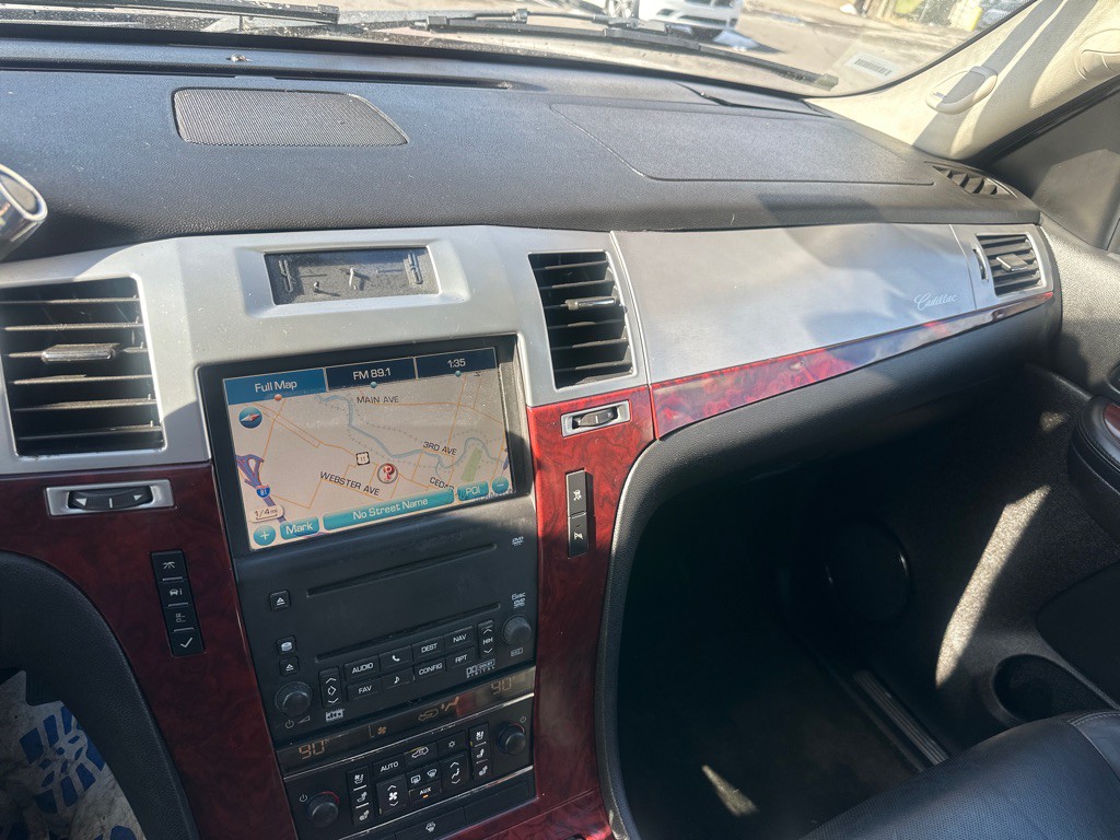 2008 Cadillac Escalade Image 70