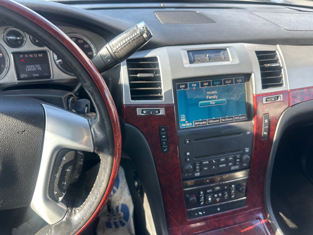 2008 Cadillac Escalade Image 75