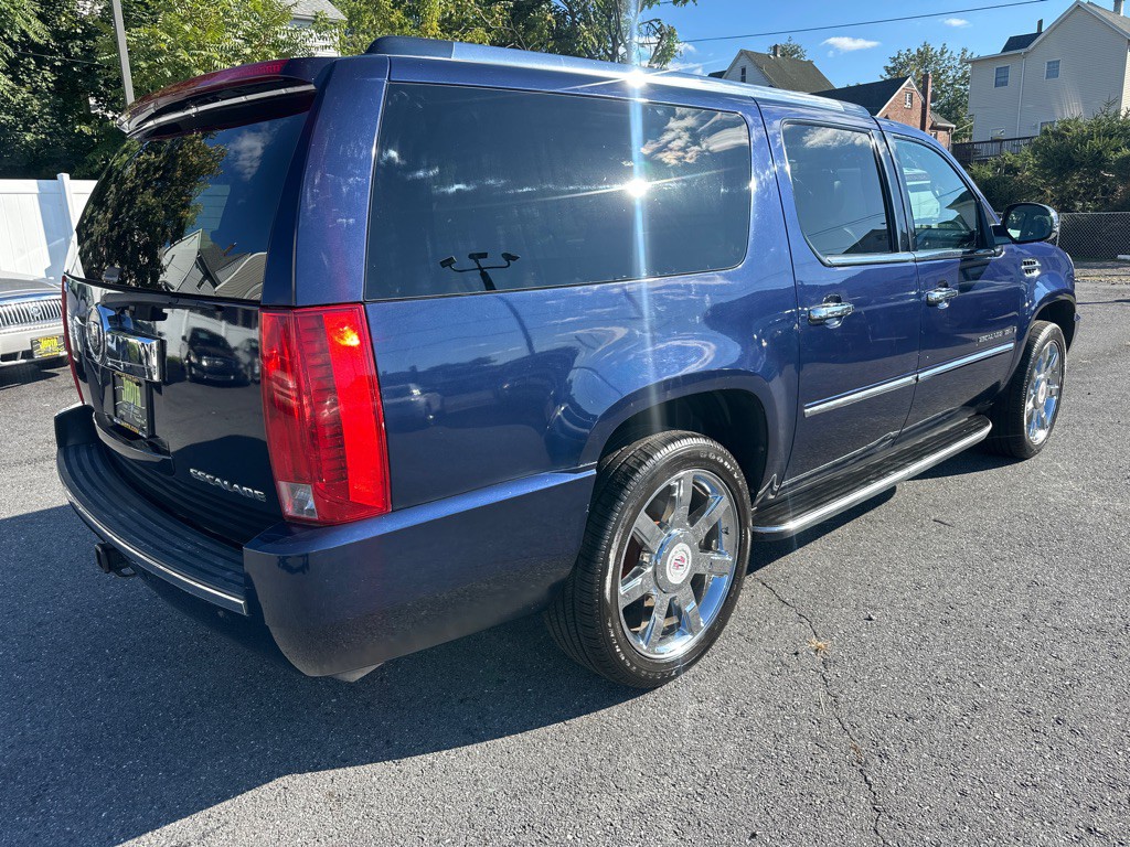 2008 Cadillac Escalade Image 3