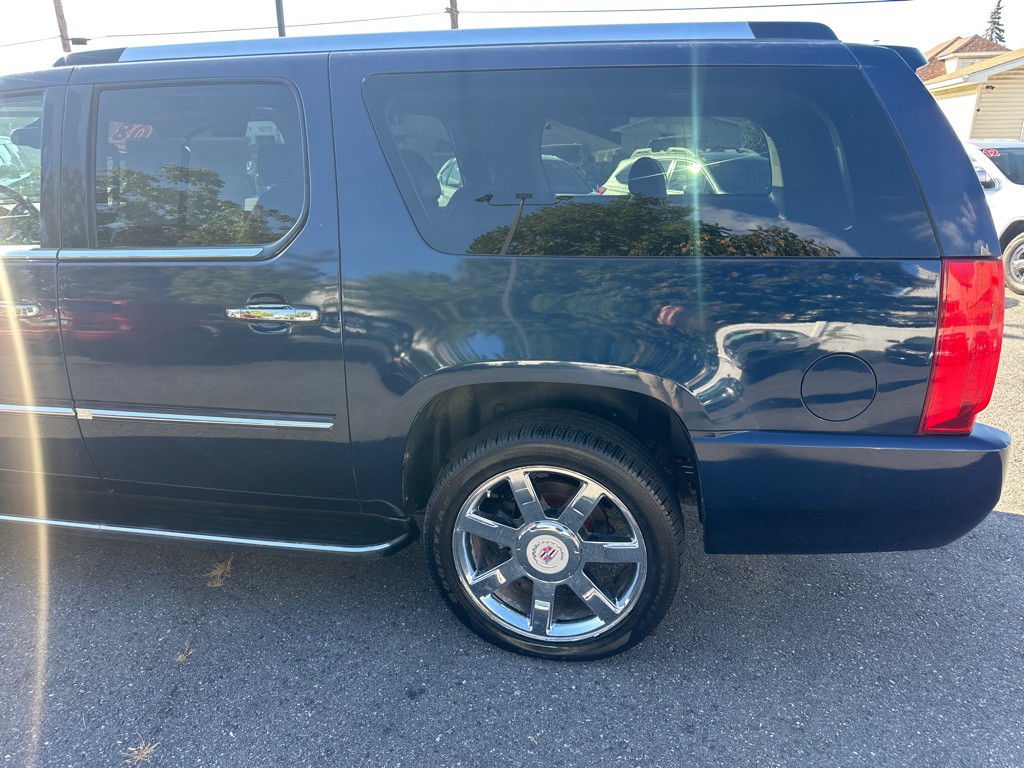 2008 Cadillac Escalade Image 14