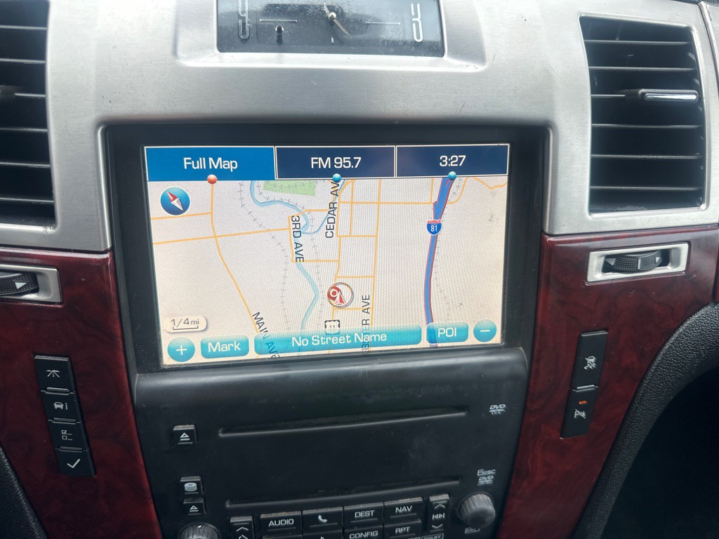 2008 Cadillac Escalade Image 18