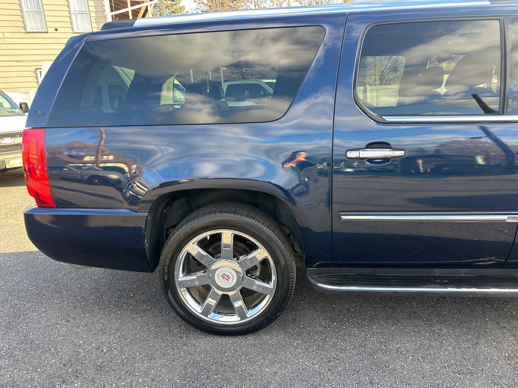 2008 Cadillac Escalade Image 31