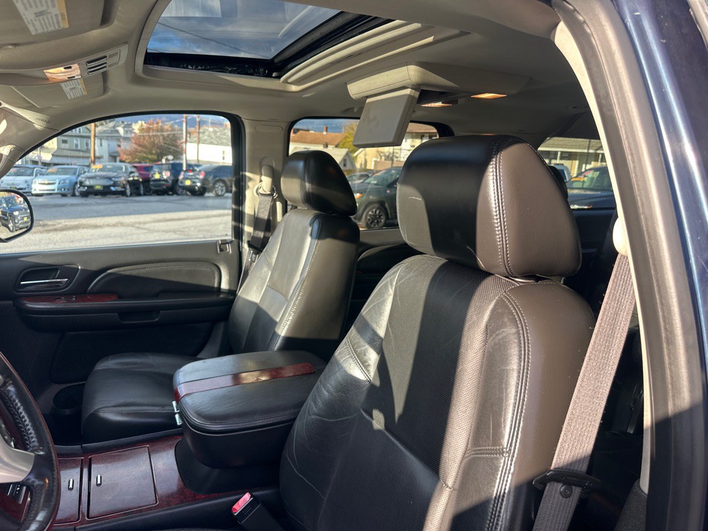 2008 Cadillac Escalade Image 72