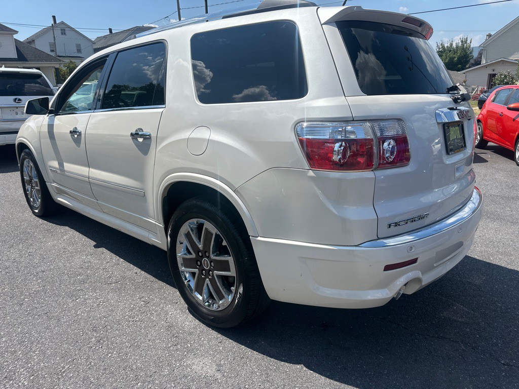 2012 GMC Acadia Image 4