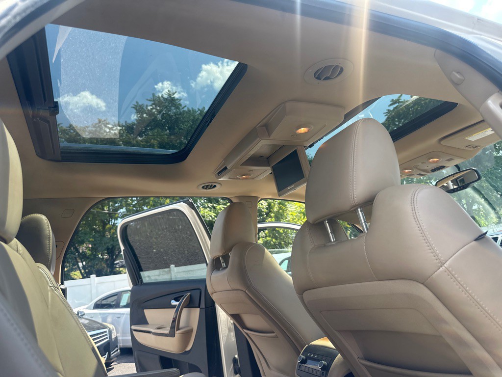 2012 GMC Acadia Image 38