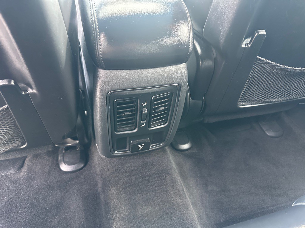 2015 Jeep Grand Cherokee Image 28