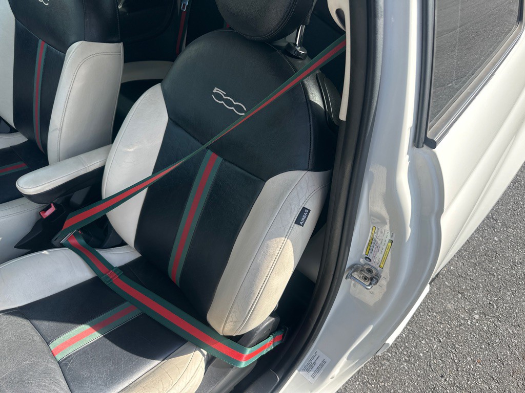 2012 FIAT 500 Image 10