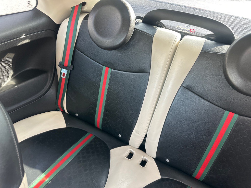 2012 FIAT 500 Image 11