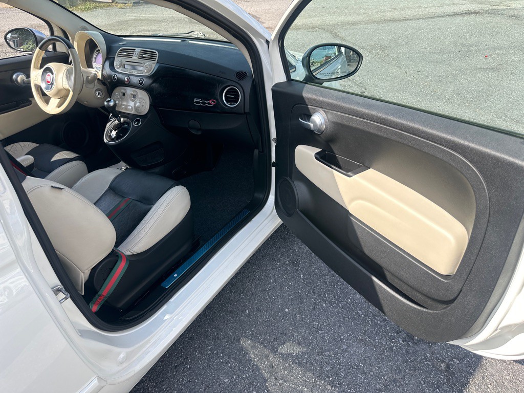 2012 FIAT 500 Image 19