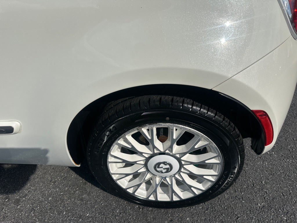 2012 FIAT 500 Image 23
