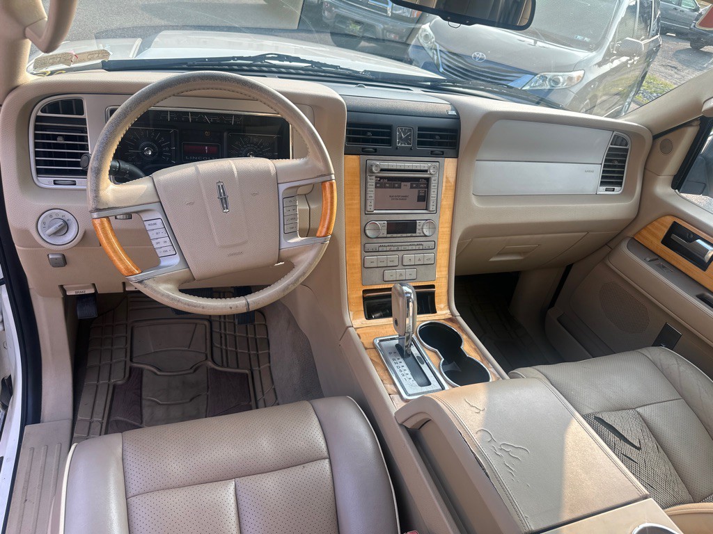 2007 Lincoln Navigator Image 16