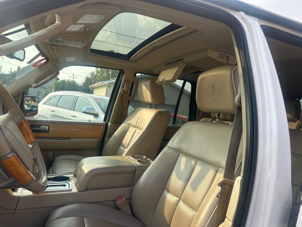 2007 Lincoln Navigator Image 19