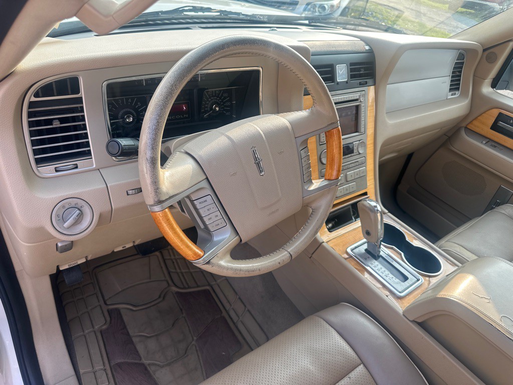 2007 Lincoln Navigator Image 22