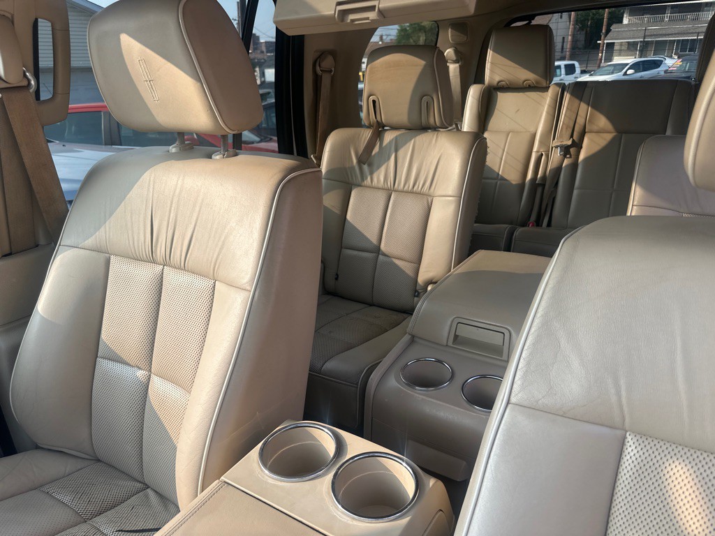 2007 Lincoln Navigator Image 24